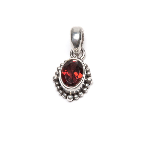 Garnet oval filigree silver pendant
