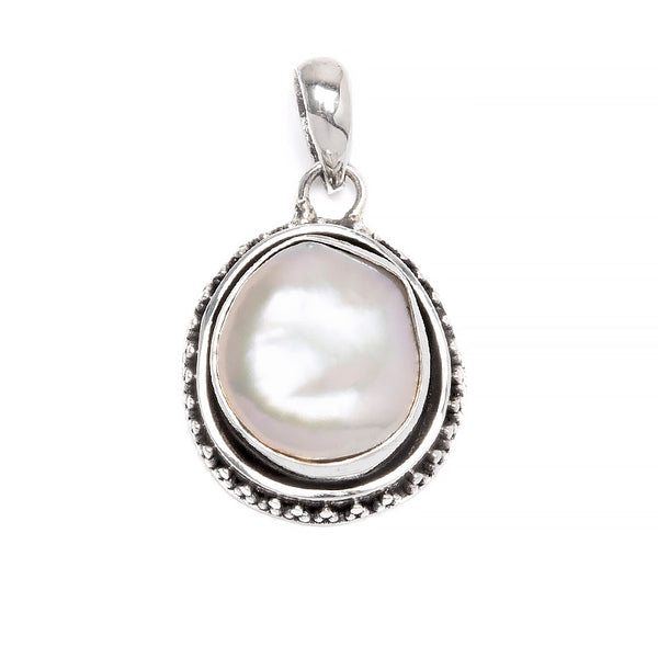 Freshwater pearl with natural shape silver pendant