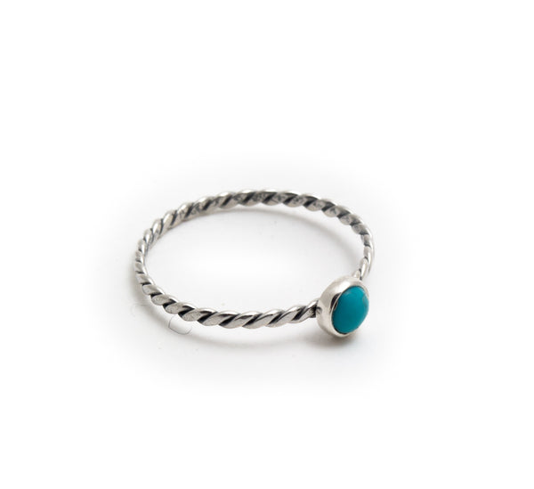 Turquoise, ring in silver with twisted band