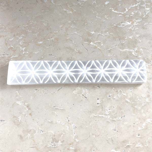 Selenite, ground plate with large pattern Flower of Life