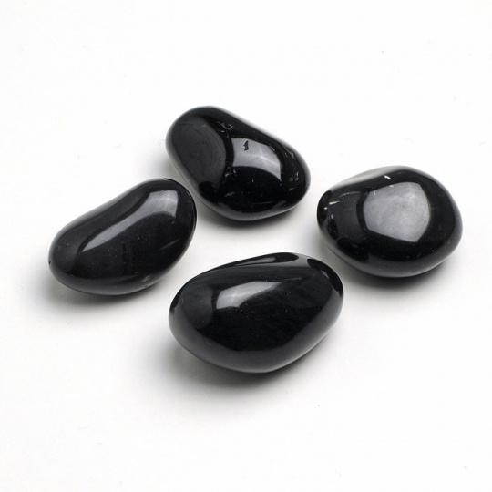 Onyx black, tumbled stone